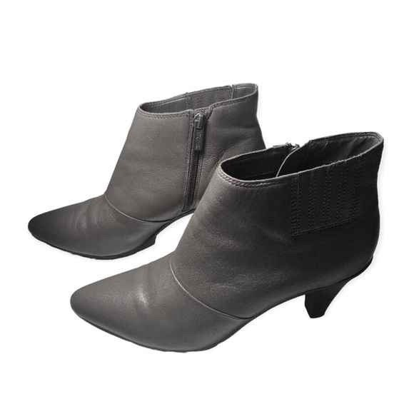 𝅺REACTION Kenneth Cole Hill N Spill Gray Smooth Leather Ankle Boot Heel Size 7 - Picture 1 of 7